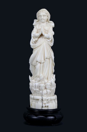 Vierge de l'assomption en ivoire sculpté, représen…