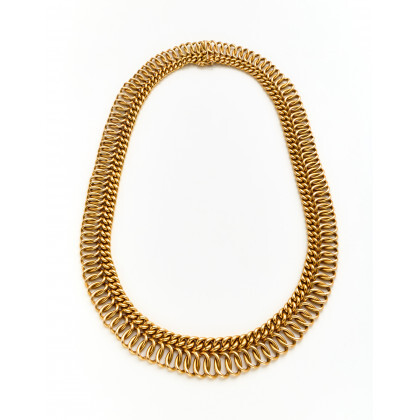Yellow gold graduated chain necklace, g 46.02 circa, length cm 43.50 circa. French hallmarks.