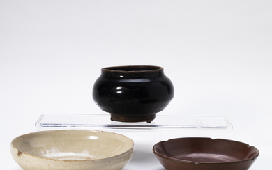 (lot of 3) Chinese monochrome glazed stoneware vessels