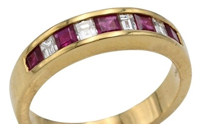18K Yellow Gold Ring Set with Diamonds and Rubies