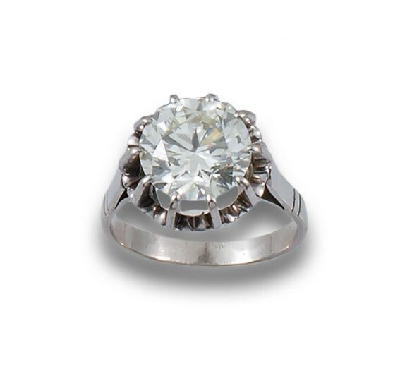 18kt. white gold solitaire with brilliant-cut diamond
