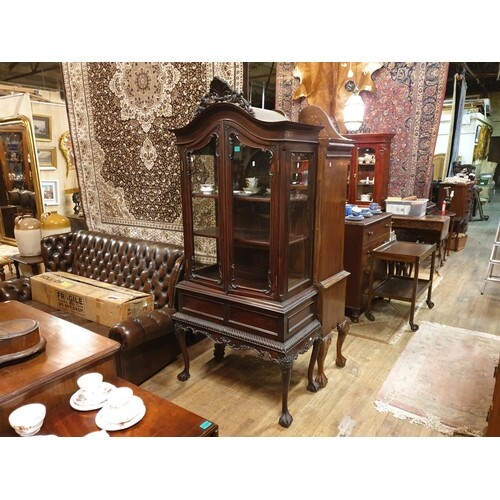 20th Century Chippendale Style Mahogany Display Cabinet with...