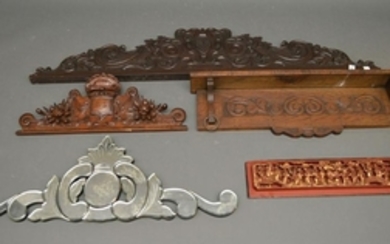 Lot of architectural wood hangings, including shelf