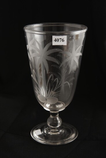 A 19TH CENTURY ETCHED FRENCH GLASS CELERY VASE, 23 CM HIGH, LEONARD JOEL LOCAL DELIVERY SIZE: SMALL