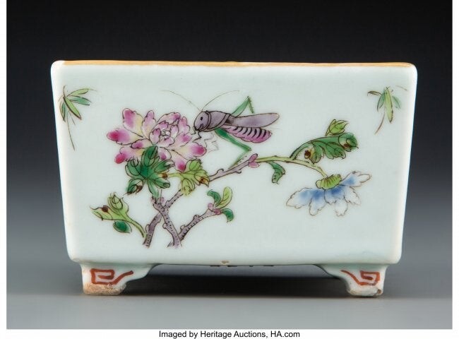 A Chinese Famille Rose Brush Washer, Qing Dynast