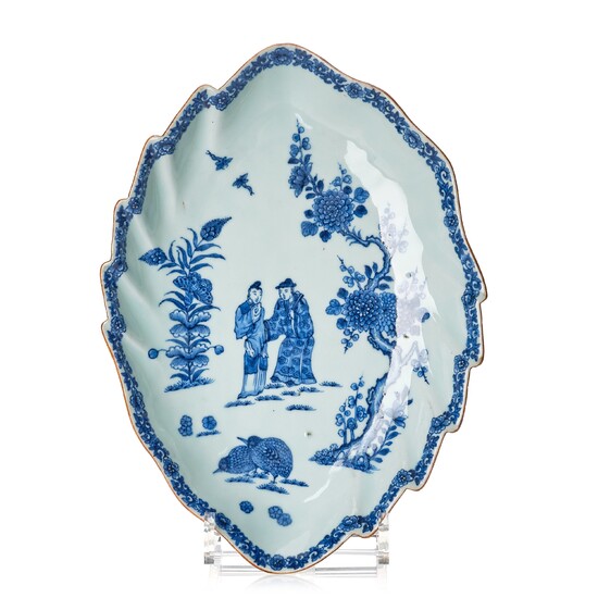 A Chinese blue and white leaf shaped dish, Qing dynasty, Qianlong (1736-1795).