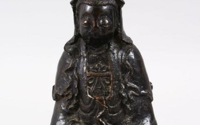 A GOOD 18TH / 19TH CENTURY CHINESE BRONZE FIGURE OF