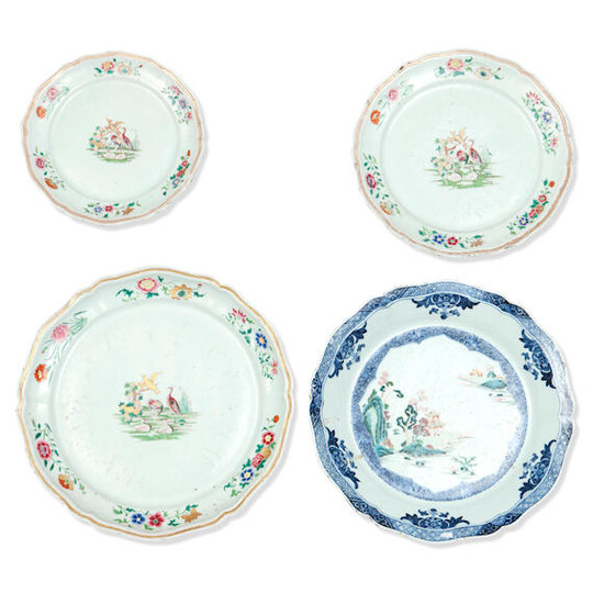 A GRADUATED SET OF THREE FAMILLE ROSE CHARGERS