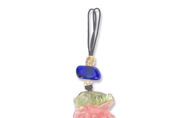 A PINK AND GREEN TOURMALINE 'FROG AND TOAD' PENDANT Qing...