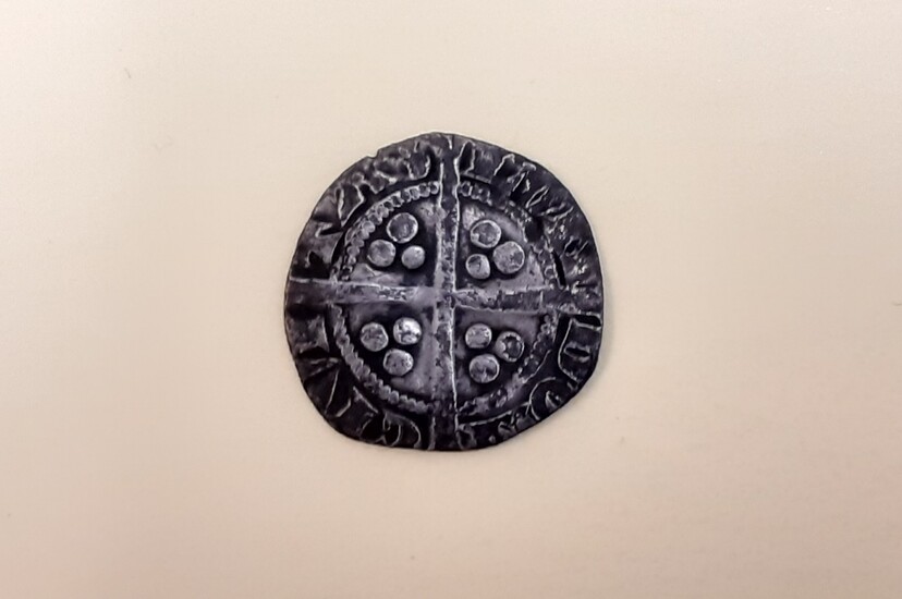 A United Kingdom Henry IV silver half penny coin, c. 1399-1412, approx. 6gr.