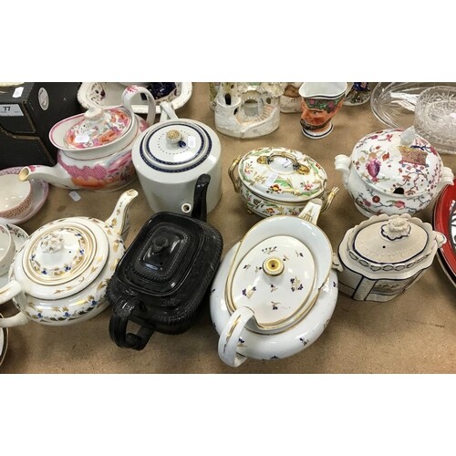 A collection of tea wares to include English famille-rose ch...