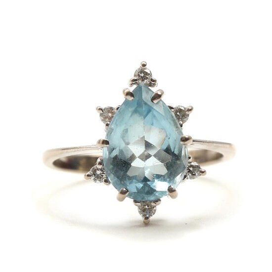 SOLD. A diamond and aquamarine ring set with a faceted pearshaped aquamarine weighing app. 2.20 ct. – Bruun Rasmussen Auctioneers of Fine Art