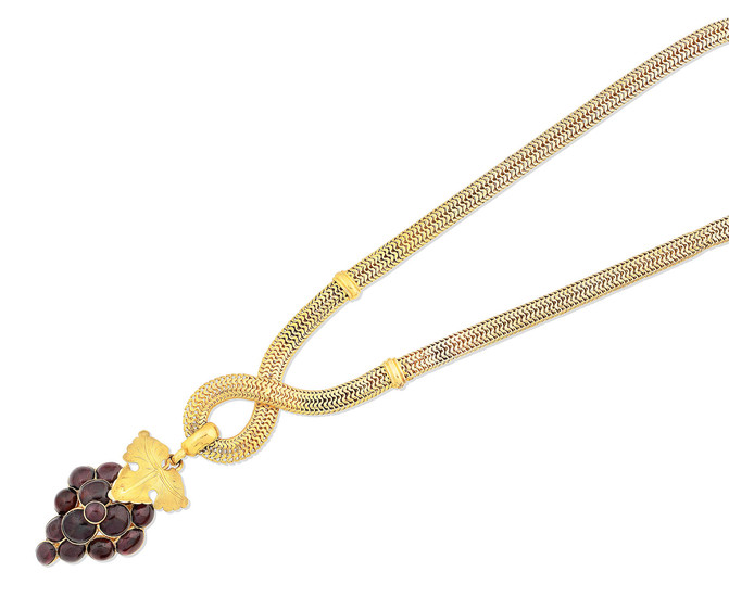 A garnet pendant necklace