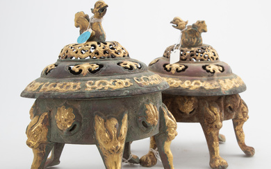 A pair of incense burners on five legs, Xun Lu, in the Tang Dynasty style, mid-20th century. Jh. (2).