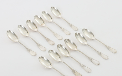 A set of 12 silver French tea spoons, first part of the 20th century.