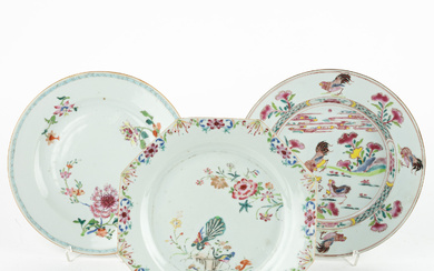 A set of 3 Chinese porcelain plates, Qianlong (1736-95).