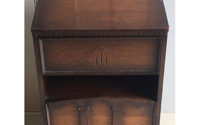 A vintage, oak side table/bedside cabinet. Single drawer ove...