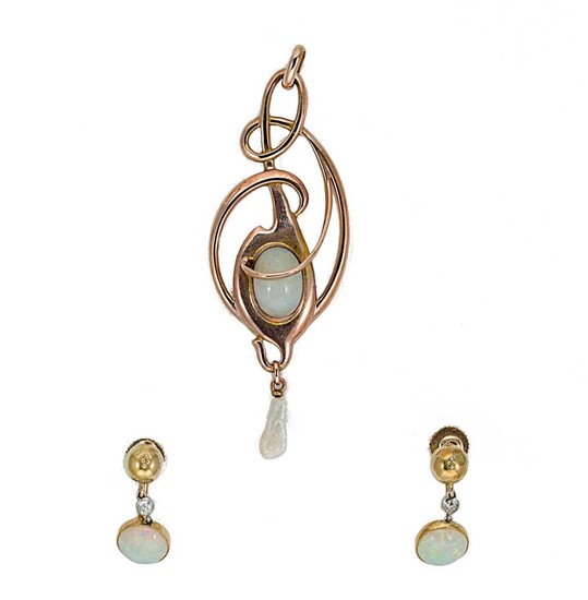 An Art Nouveau opal pendant and ear pendants en-suite