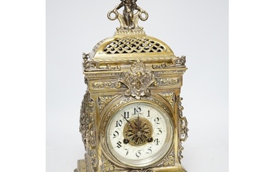 An early 20th century French brass cased mantel clock, 35cm...