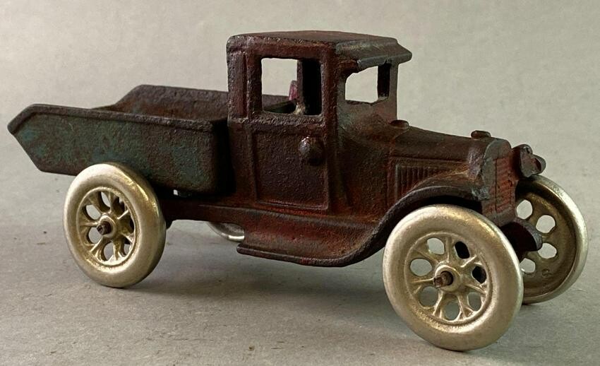 Antique Arcade Cast Iron Ford Model T Dump Truck