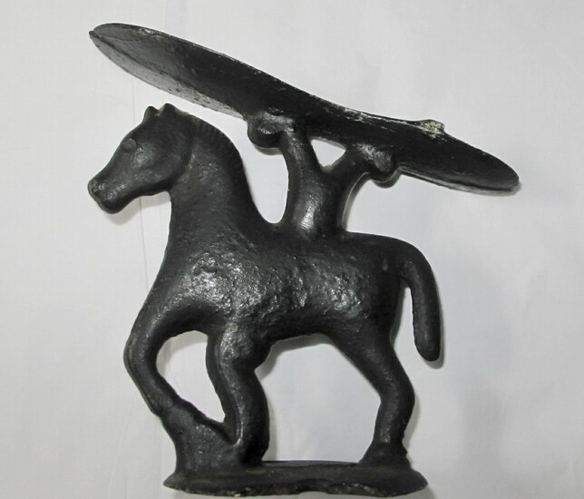 Antique Folk Art cast iron Cobbler's shoe shine rest. Child size with Horse c1900 GC3A