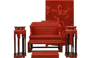 CHINE - QING-DYNASTIE (1644 - 1912) zeldzame antieke set : - (keizerlijke) drakentroon in rood,...