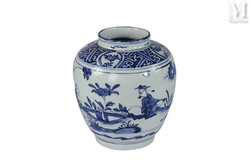 *CHINE, XIXe siècle Jarre en porcelaine