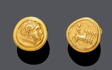 COIN AND GOLD CUFFLINKS., Setting yellow gold 750, coins yellow gold 980, total weight 35g.