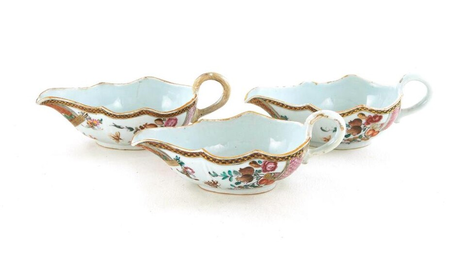 Chinese Export famille rose gravy boats (3pcs)