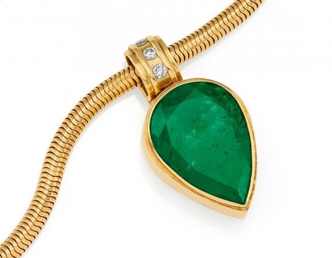 Emerald-Diamond-Pendant Necklace