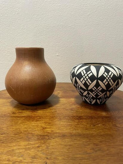Fernando and Edna Romero Southwestern Pottery vases