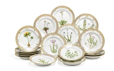 SOLD. “Flora Danica” 16 porcelain side plates, decorated in colours and gold with flowers. 3551. Royal Copenhagen. Diam. 17 cm. (16) – Bruun Rasmussen Auctioneers of Fine Art