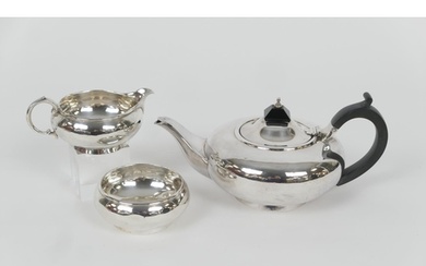 George V silver three piece tea service, by Richard Woodman ...