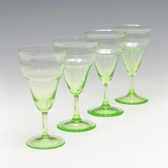 Green Rhine-wine glasses (4x) of the drinking service...