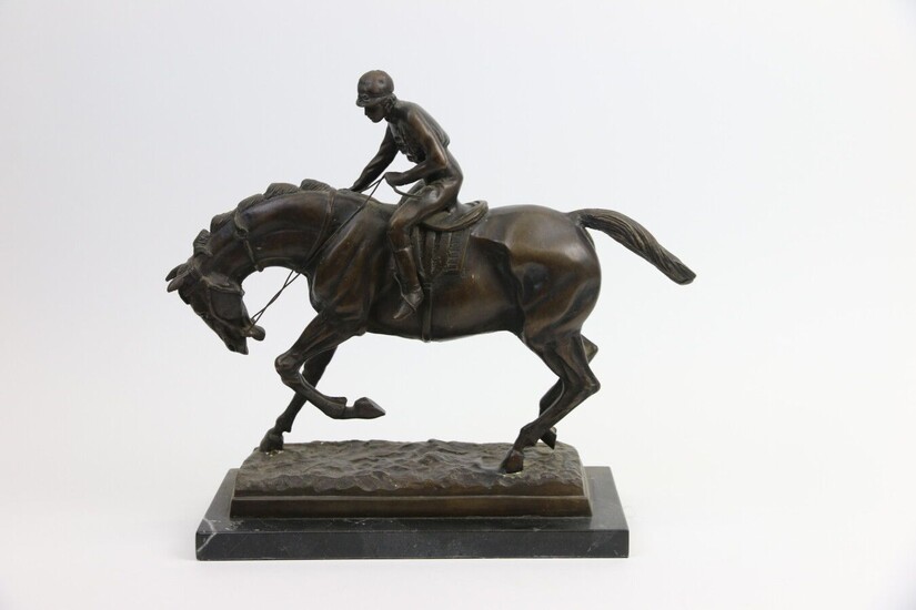 Jockey sur son cheval à la fin de la course.... - Lot 176 - Art-Valorem