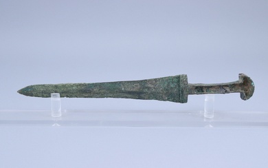Orient ancien. Iran, Luristan. Age du Bronze Final, v. 1400-1200 av. J.-C. Epée courte en...