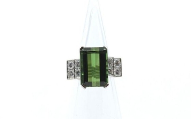 Ring in 18 ct white gold set with 8 brilliants +/- 1.20 ct and 1 tourmaline - 13.7 g raw (Size: 54)