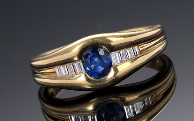 Sapphire and diamond ring of 14 kt. gold, a total of approx. 0.71 ct