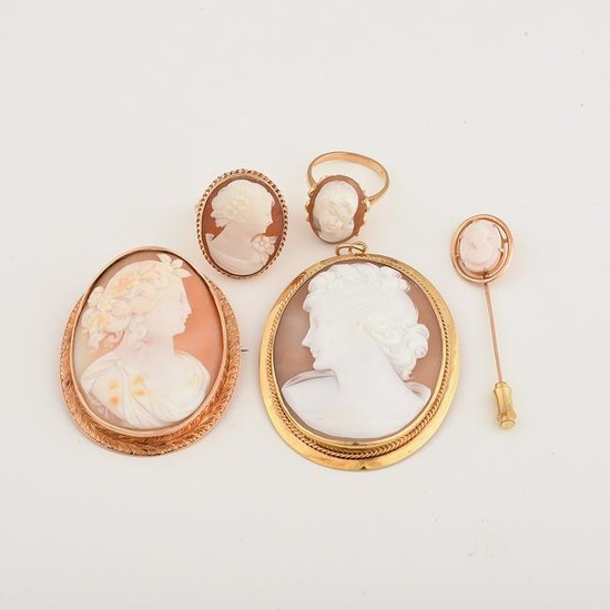 Shell Cameo, Yellow Gold Jewelry Suite.