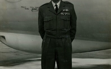TRENT LEONARD : (1915-1986) Capitaine de groupe néo-zélandais pendant la Seconde Guerre mondiale, décoré de...