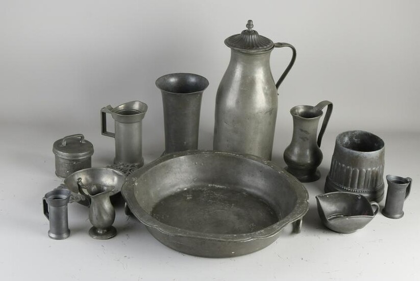 Ten volumes of various old and antique pewter.&#160