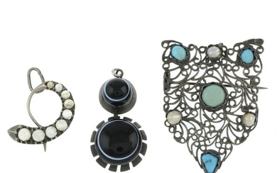 Three late Victorian gem jewellery items