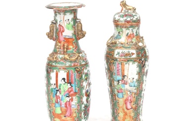 Twee Kanton famille rose porseleinen vazen, China, Qing dynastie, laat 19e eeuw