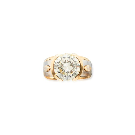 Two-Color Gold and Diamond Ring