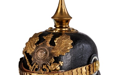 Un casque pour les Enlisted Men des Prussian NCO Schools Corps en cuir laqué noir,...