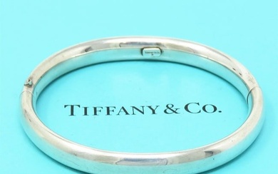 VINTAGE TIFFANY & CO. 925 STERLING SILVER HINGED BANGLE BRACELET 7in. An Outstanding Vintage Tiffany