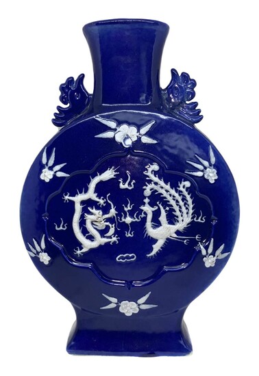 Vaso cinese in porcellana con design di fiasca biansato, blu e decorazioni a...