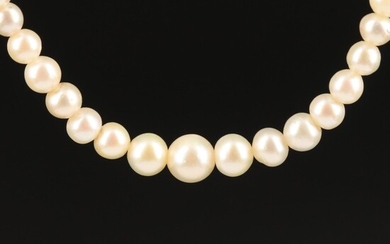 Vintage Graduated Pearl Necklace with 9K Diamond Clasp