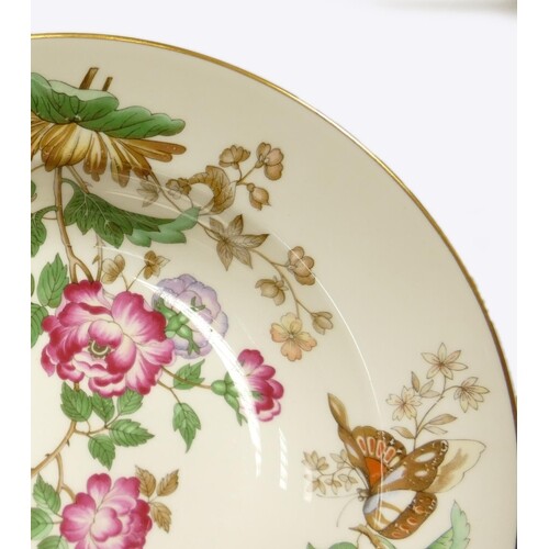 Wedgwood Charnwood patterned tea & dinner ware to include: T...