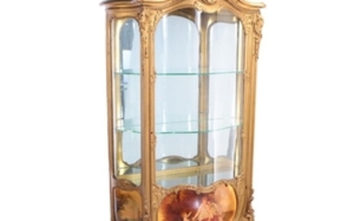 Louis XV Style Giltwood and Vernis Martin-Decorated Vitrine, Early 20th Century